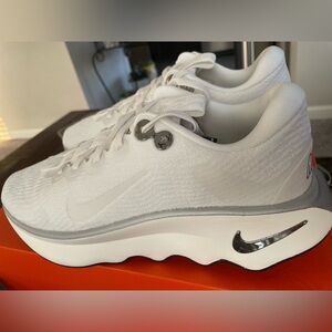 NEW WITH BOX Women’s Nike Motiva 9.5 shoes